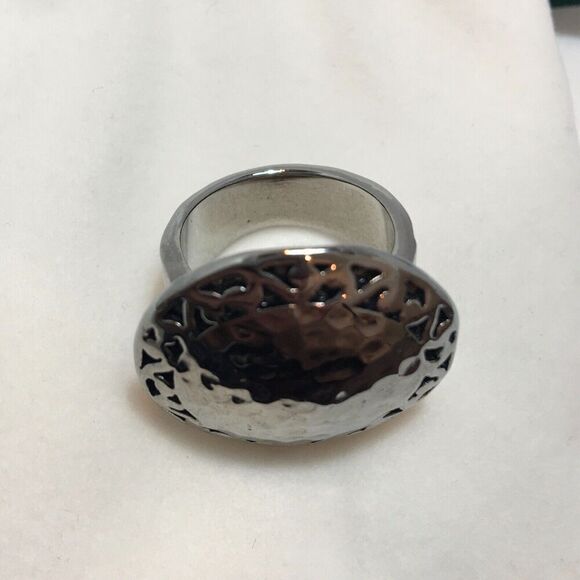 Hammered Metal Dome Ring Size 6.5 Silver Tone Wide Band Large Shield - Picture 8 of 14